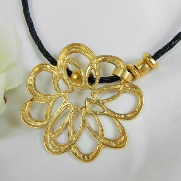 NWT Boho Gold Tone Pendant Necklace - Picture 7 of 9